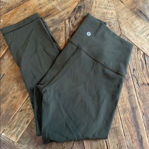Lulu lemon army green cropped leggings